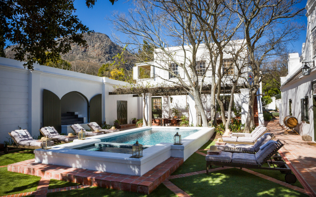 Akademie Street Boutique Hotel