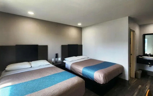 Motel 6 Galveston, TX