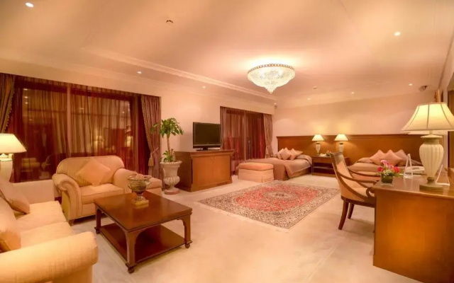 Отель Corniche Abu Dhabi