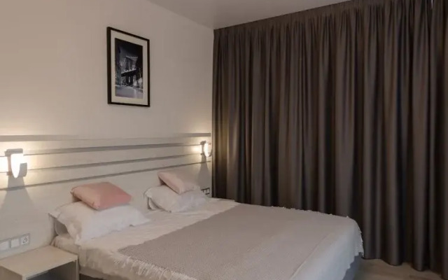 August Inn Guest House