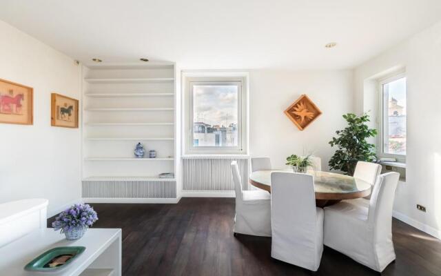 Pantheon Large Terrace Penthouse