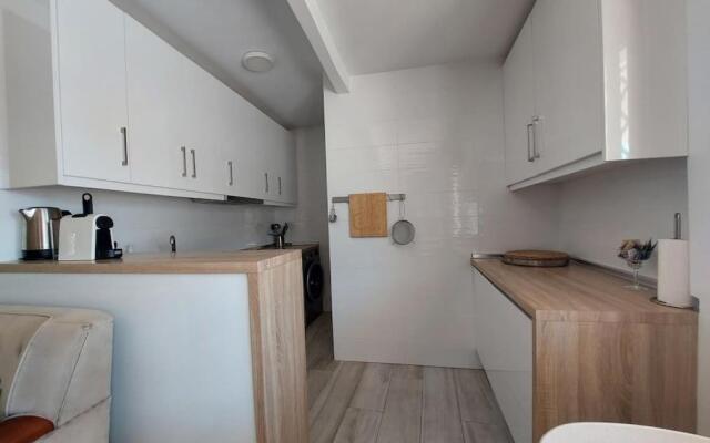 Sun-Ray Apartment