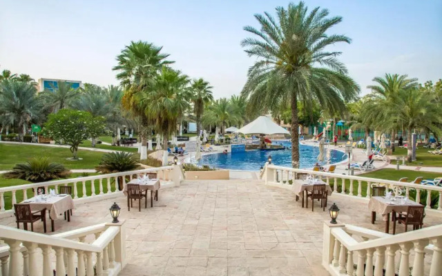 Metropolitan Al Mafraq Hotel