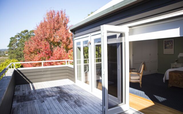 970 Lonely Bay Lodge