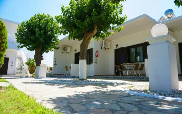 Avra Studios & Apartments