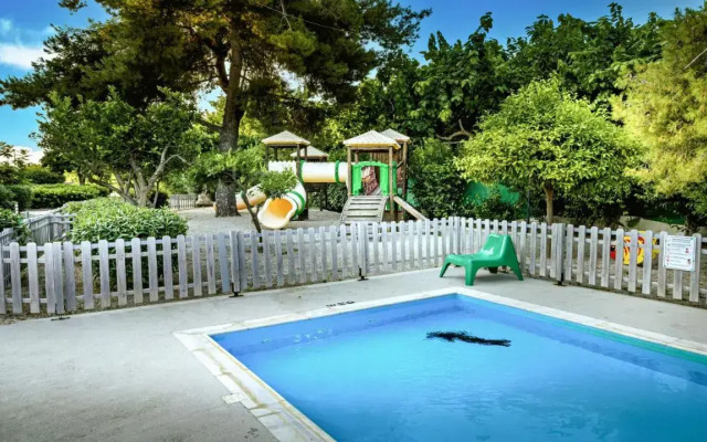 The Grove Seaside Hotel