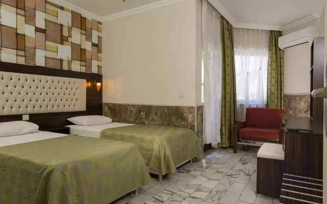 Club Akman Beach Hotel