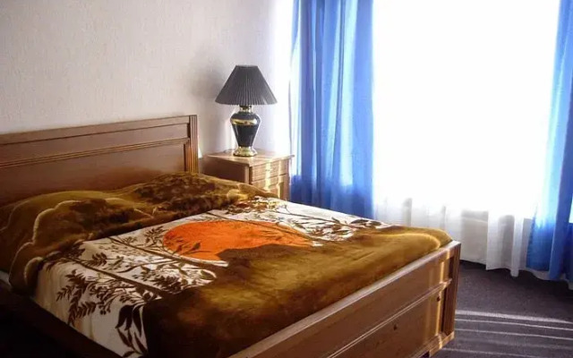 Atelika Crocus Hotel