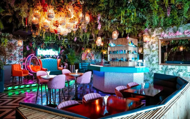 Cristal Hotel Abu Dhabi