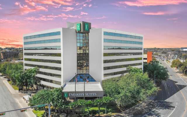 Embassy Suites by Hilton Austin Downtown South Congress