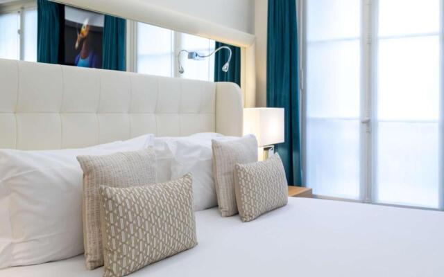 Hotel Camille Paris Gare de Lyon, Tapestry Collection by Hilton