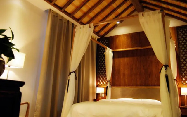 Zhengzhou Qianna Hotel