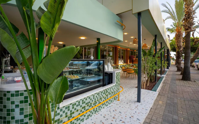 Отель Artemis Princess 