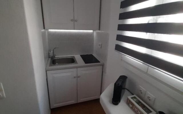 Flora Rooms & Apartments