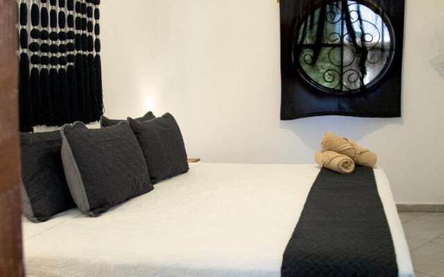 Sonido Del Mar Hotel and Yoga Loft