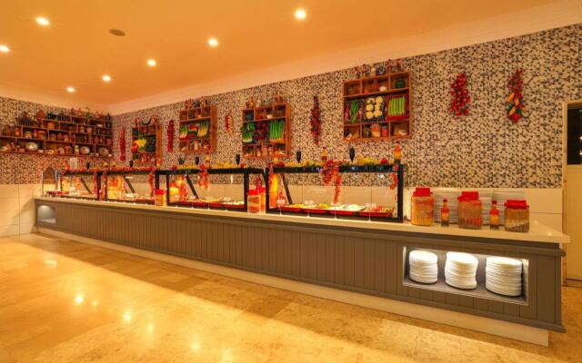 Crystal Aura Beach Resort & Spa – All Inclusive Resort