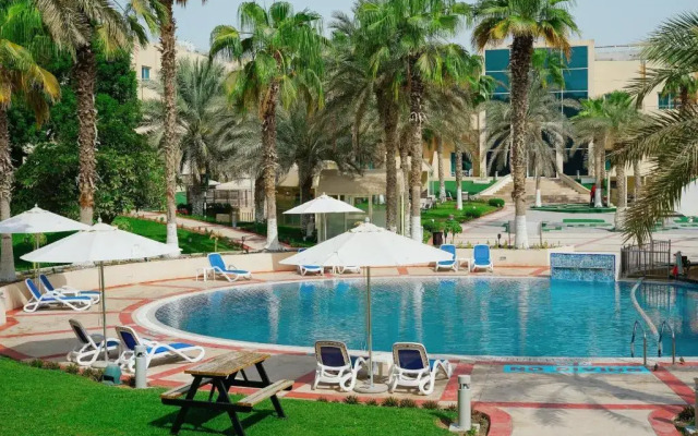 Metropolitan Al Mafraq Hotel