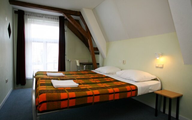 Van Onna Hotel