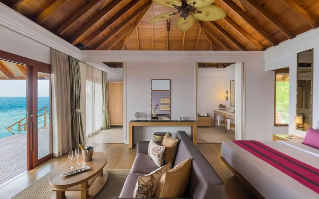 Dusit Thani Maldives Resort