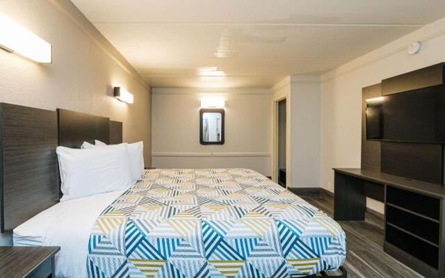 Motel 6 Baytown, TX - Garth Rd