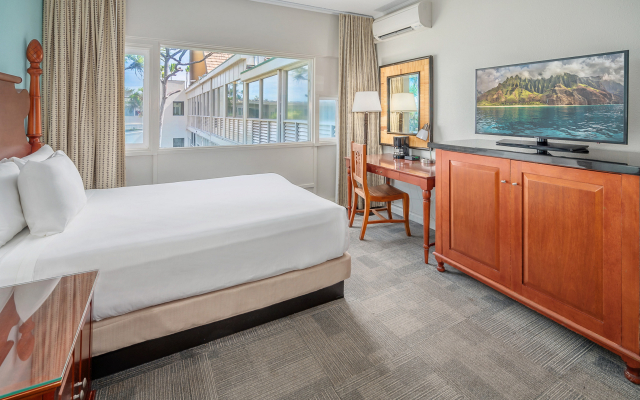 Maui Beach Hotel