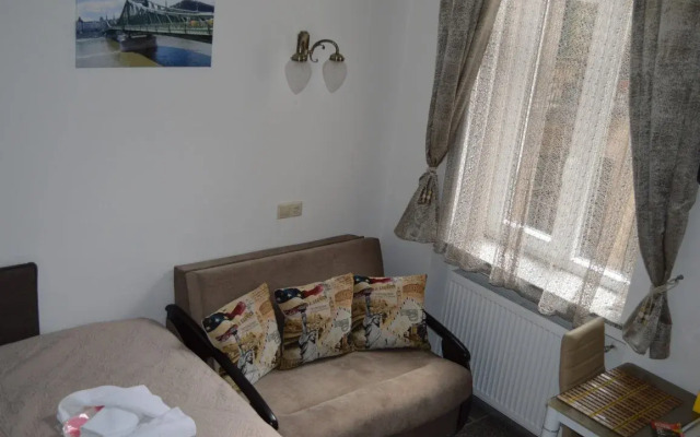 Happy Holiday Lux Apartments
