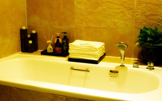 Zhengzhou Qianna Hotel