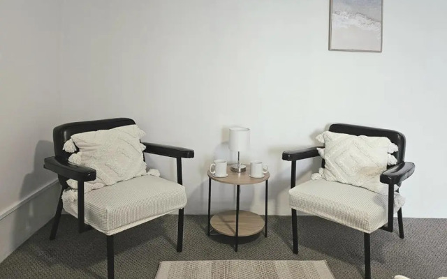 Mollymook Ocean View Motel - Welcoming Guests 18 Years and Older