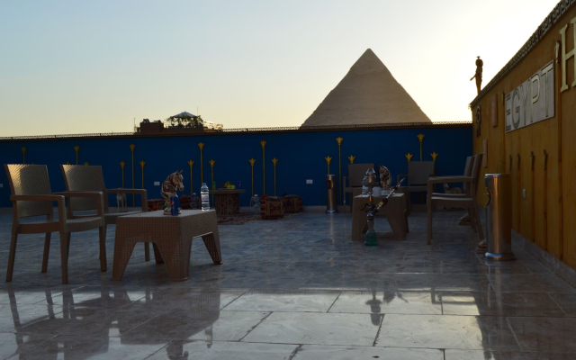 Comfort Pyramids inn