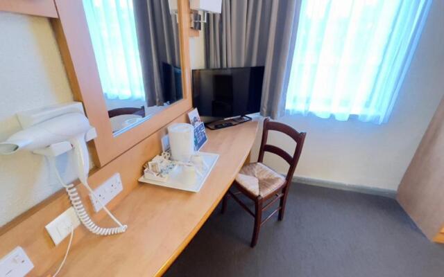 Travelodge Liverpool Central Queens Dock and Arena Hotel