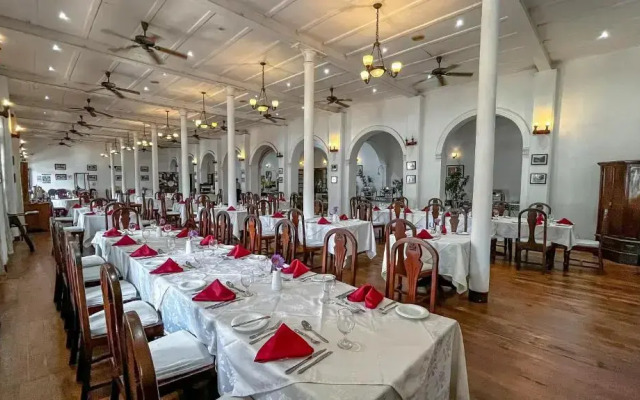 Queen's Hotel
