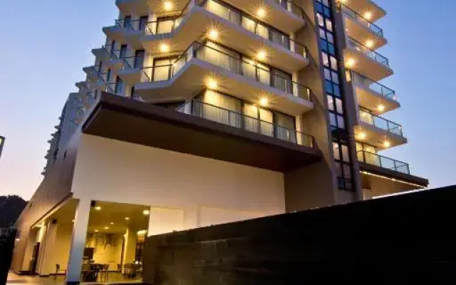 Tsix5 Hotel
