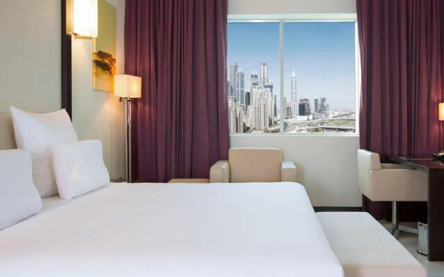 Pullman Dubai Jumeirah Lakes Towers - Hotel & Residence