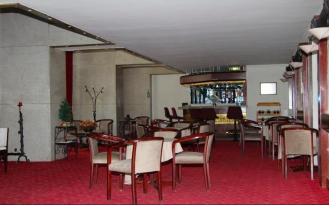 Ayma Hotel