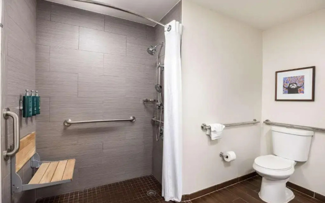 DoubleTree Suites by Hilton Austin Downtown Capitol