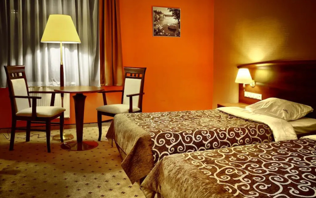Grand Royal Hotel