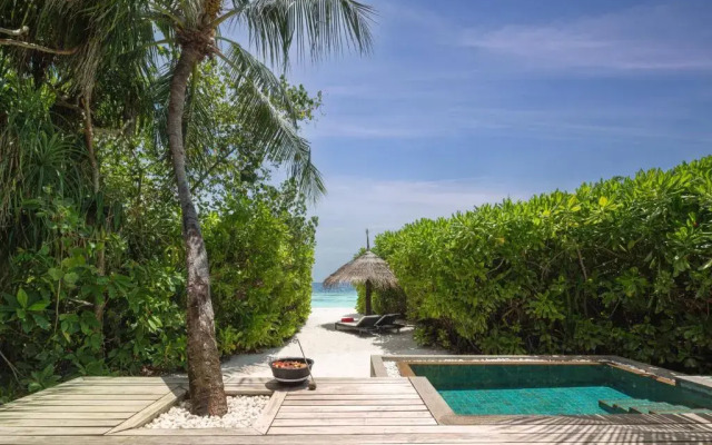 NH Collection Maldives Havodda Resort