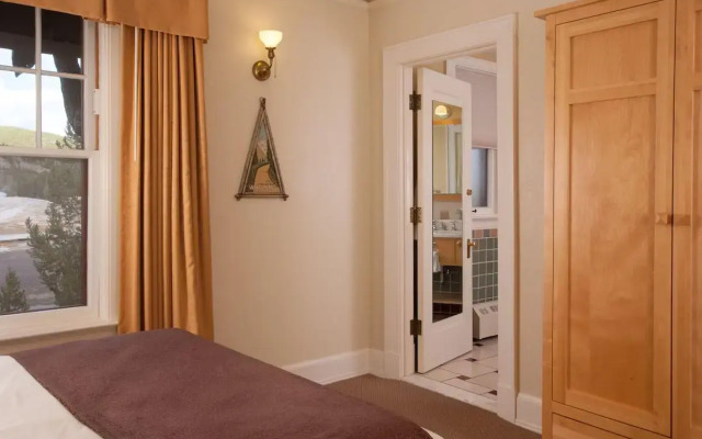 Old Faithful Inn — Inside the Park Hotel