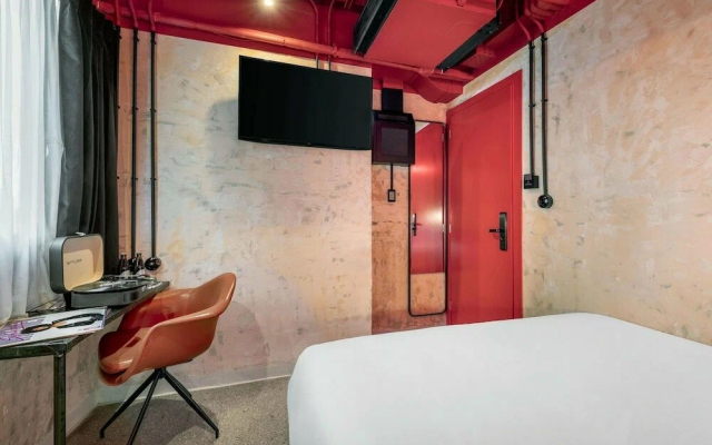 Dave Red Athens Hotel