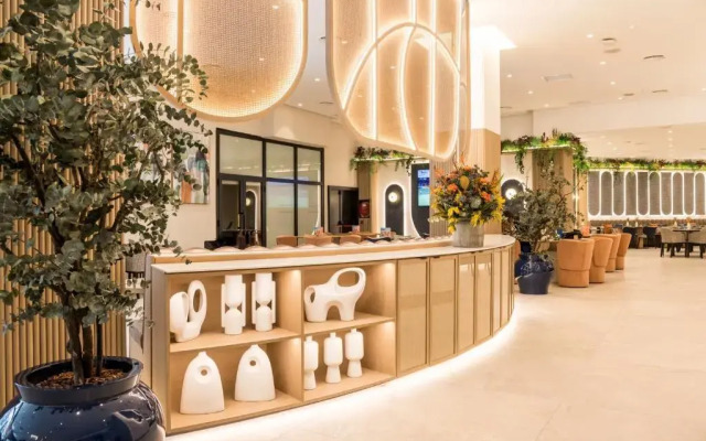 Отель Ilunion Les Corts Spa