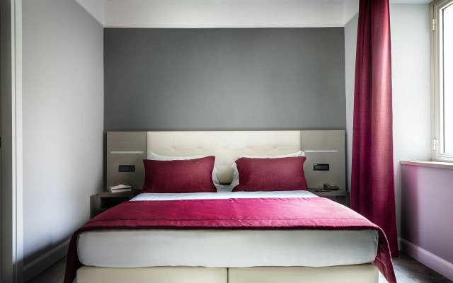 Отель Varese Roma