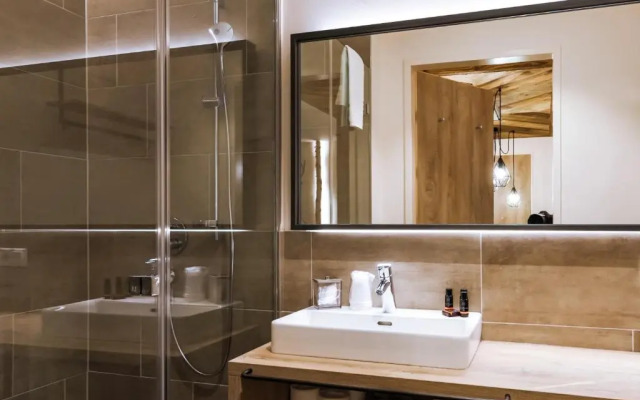 24 by AvenidA - Mountain Hotel