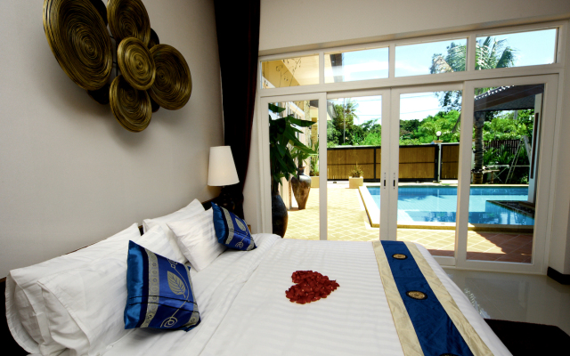 Rawai Private Villas - Pool and Garden