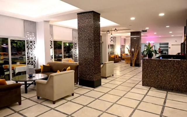 Hotel Roxx Royal