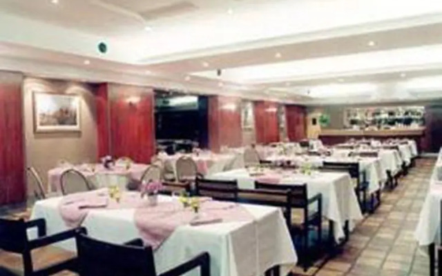 Grand Astoria Hotel