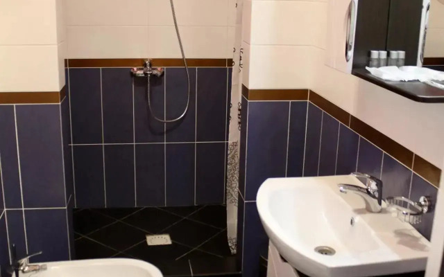 Hotel Yulbars