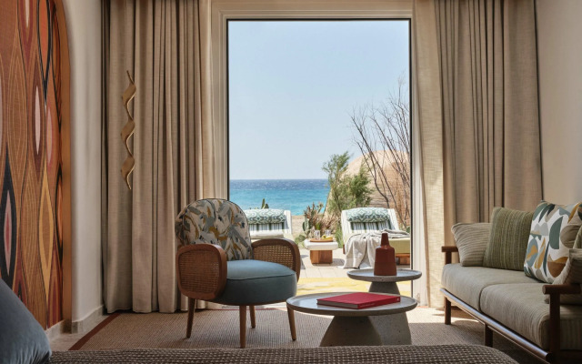 Myconian Sunrise Relais & Chateaux Hotel