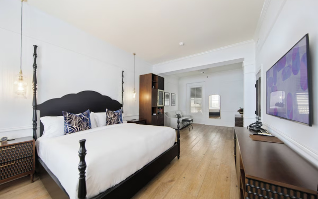 Fairmount Hotel