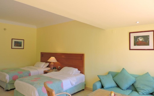 Superior room with garden & pool view — фото 1