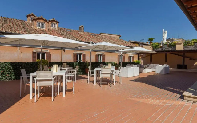 Harry's Bar Trevi Hotel & Restaurant